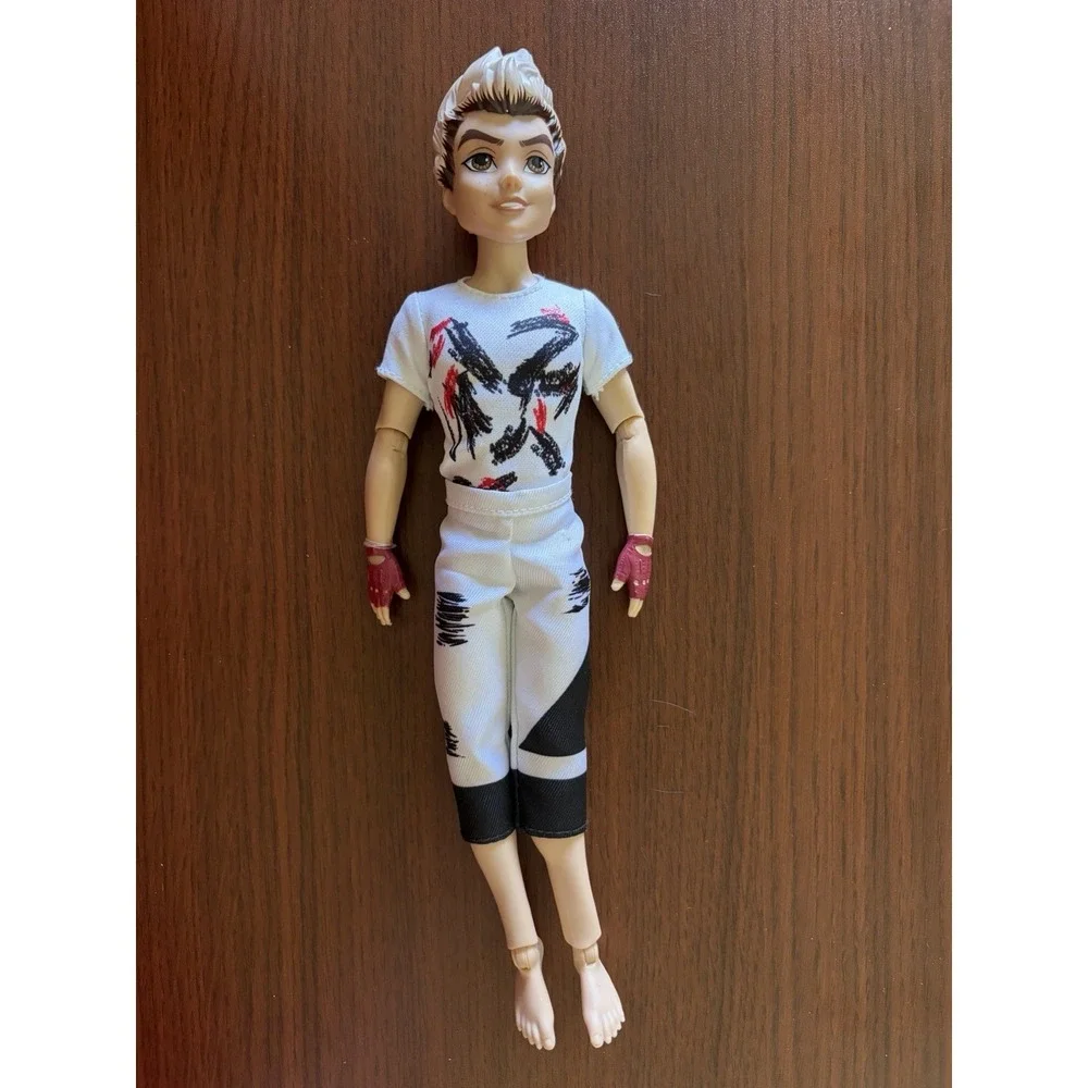 Disney Descendants 3 Isle of The Lost Carlos 12